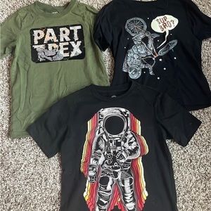 Boys graphic shirt bundle size 7